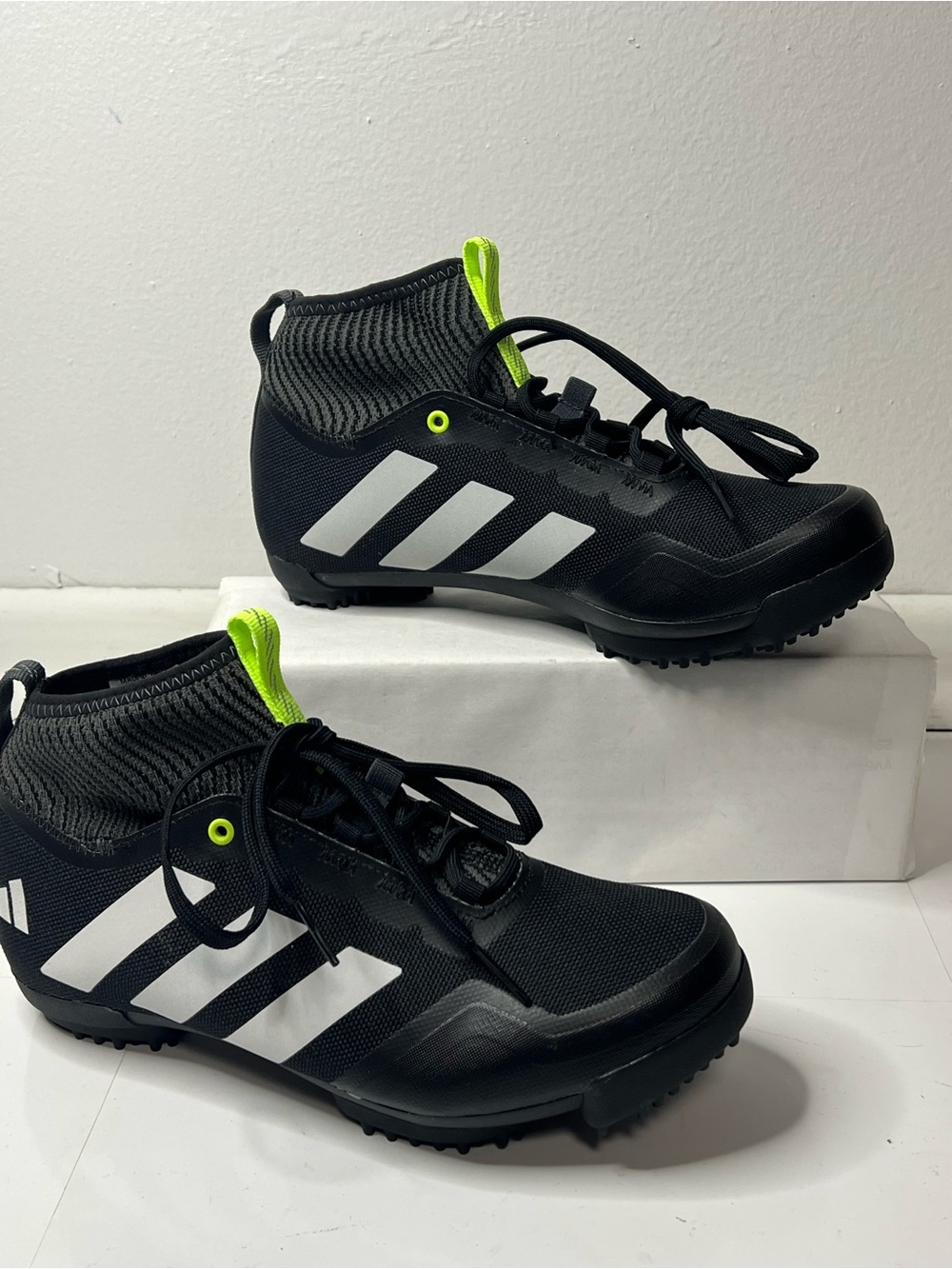 Adidas The Gravel 2.0 Men's Cycling Shoes Black/White/Green HQ9034 Size 5 New